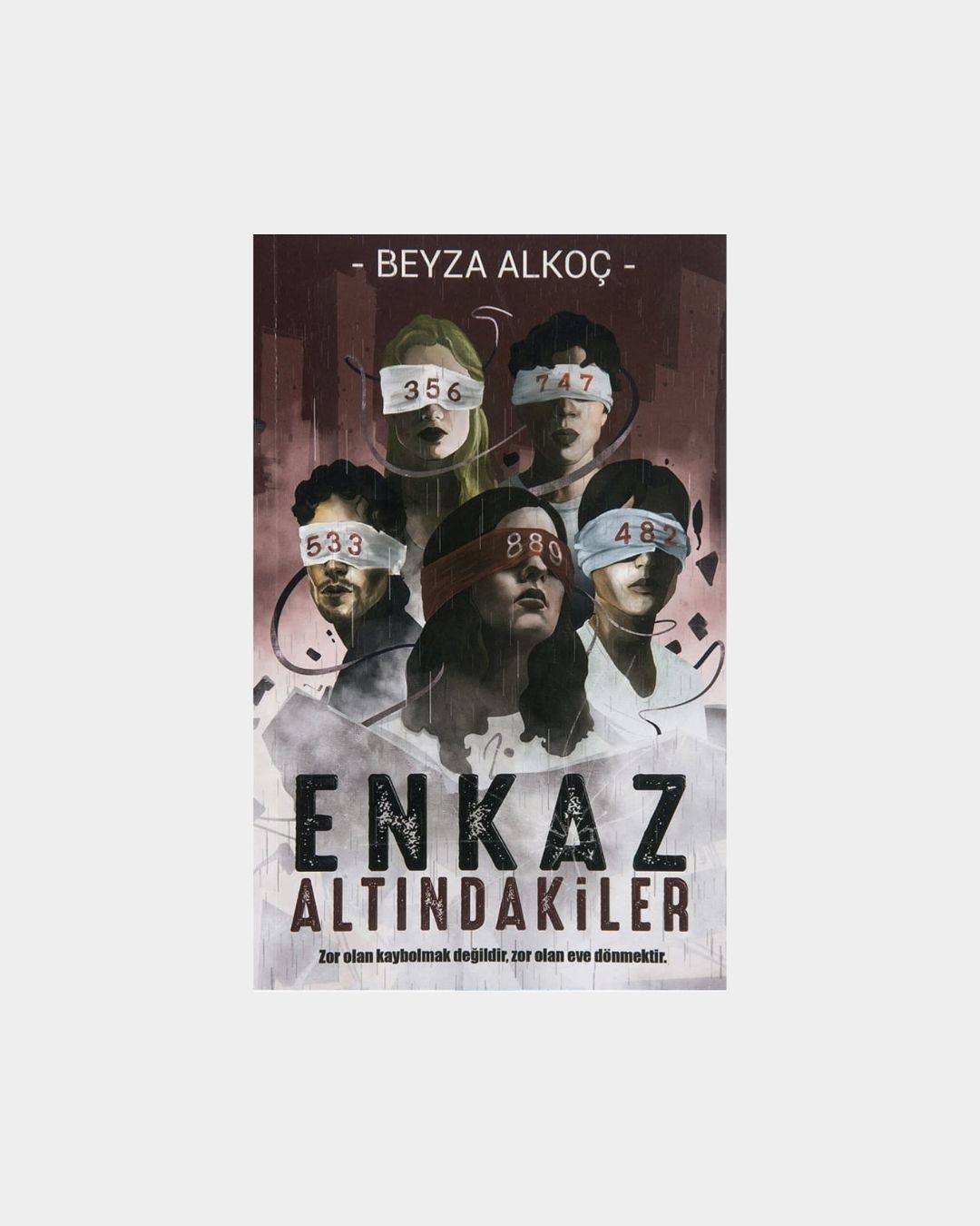 Enkaz Altındakiler